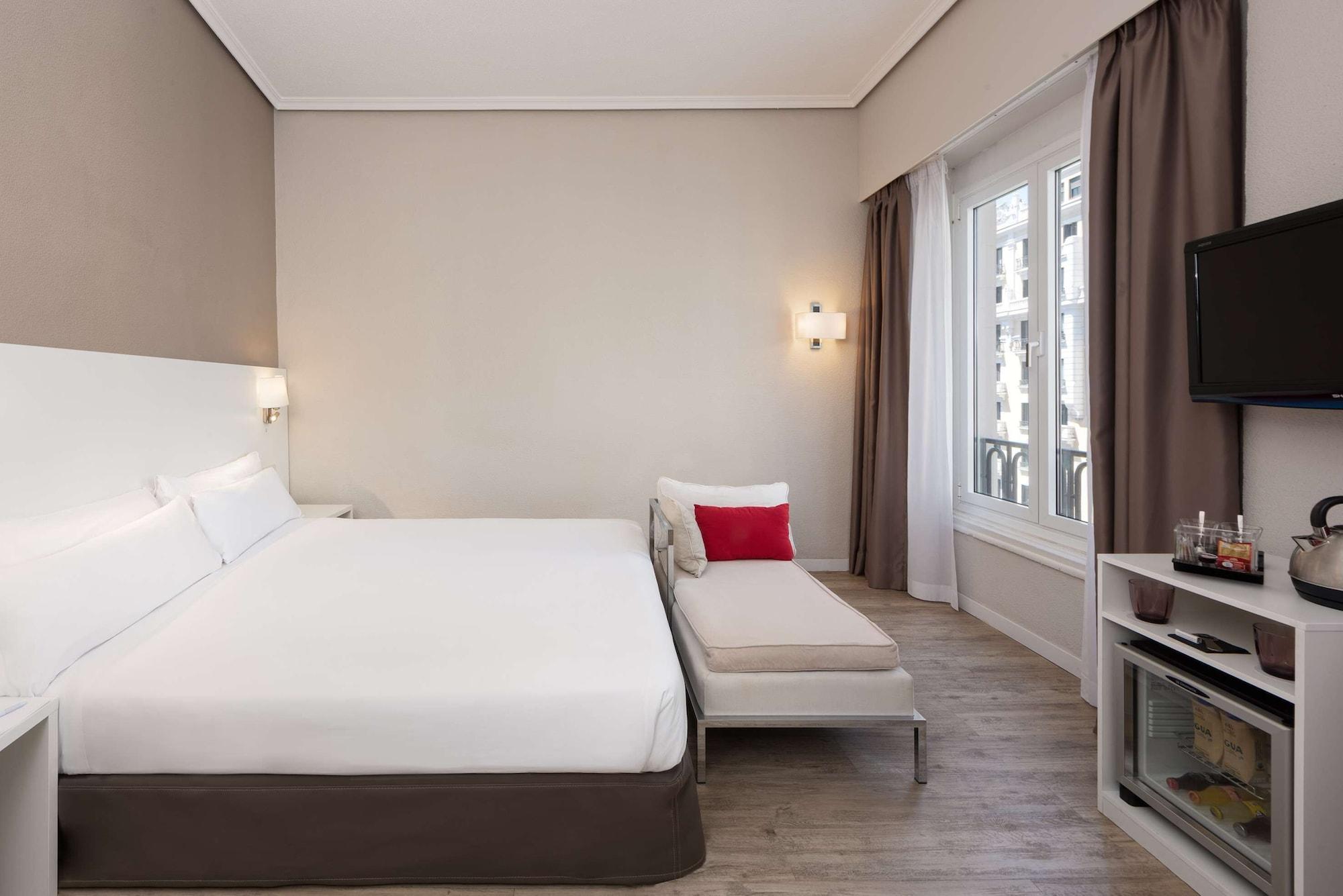 Hotel Madrid Gran Via 25, Affiliated By Melia Zewnętrze zdjęcie