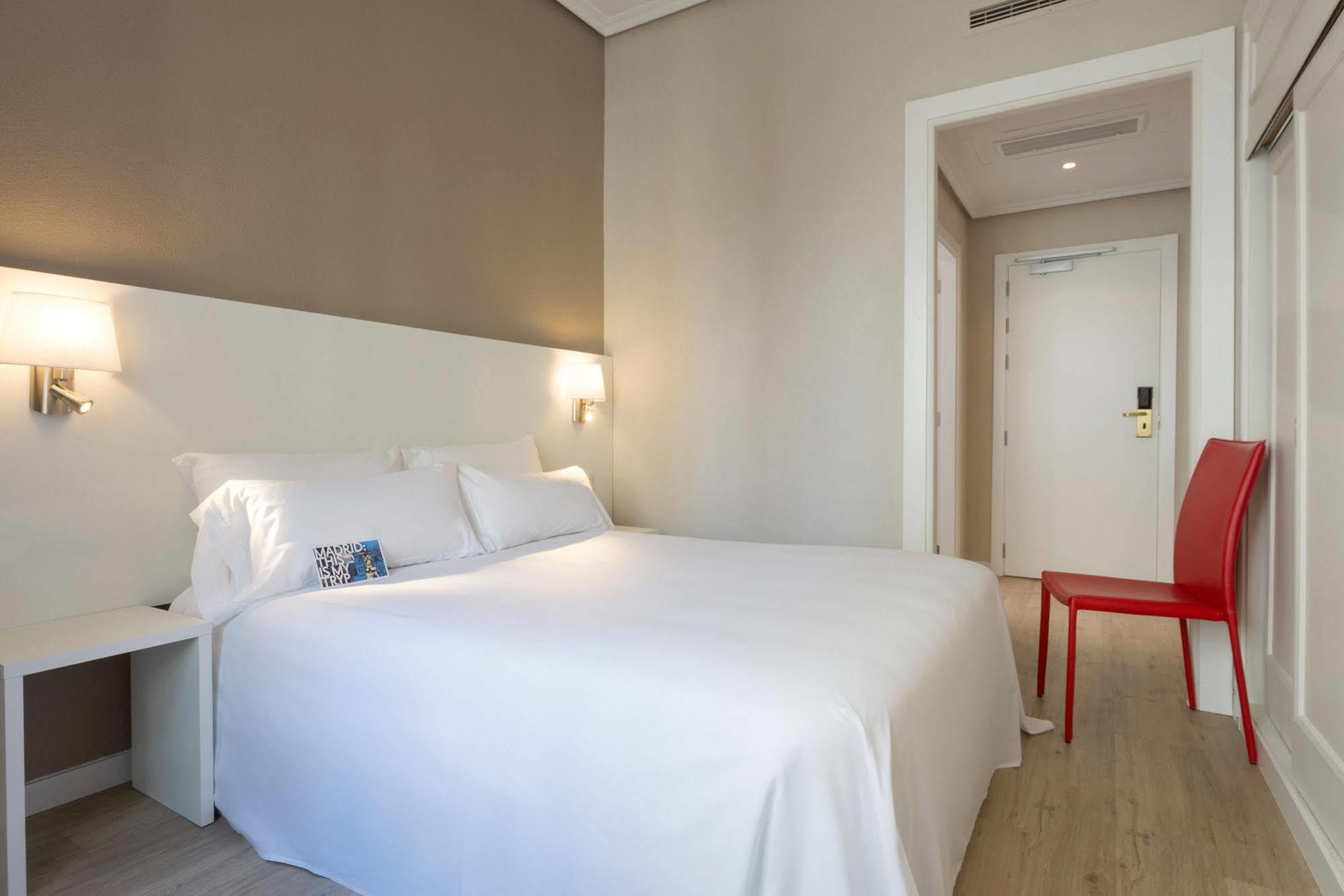Hotel Madrid Gran Via 25, Affiliated By Melia Zewnętrze zdjęcie