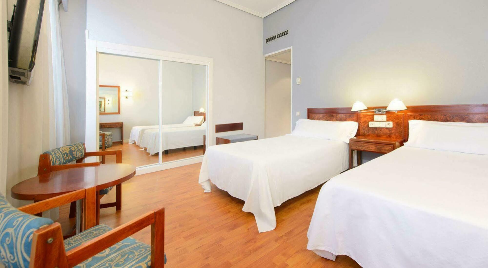 Hotel Madrid Gran Via 25, Affiliated By Melia Zewnętrze zdjęcie